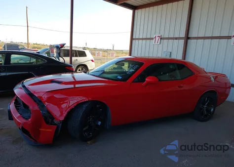 2018 Dodge Challenger Sxt z USA, uszkodzony, nr VIN 2C3CDZAGXJH153052